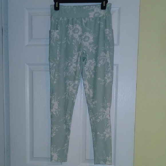 Floral Kids Runways Leggings - Picture 3 of 5